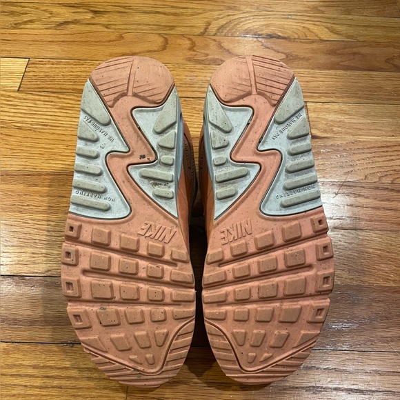 Nike Air Max - size 4Y - Picture 3 of 5